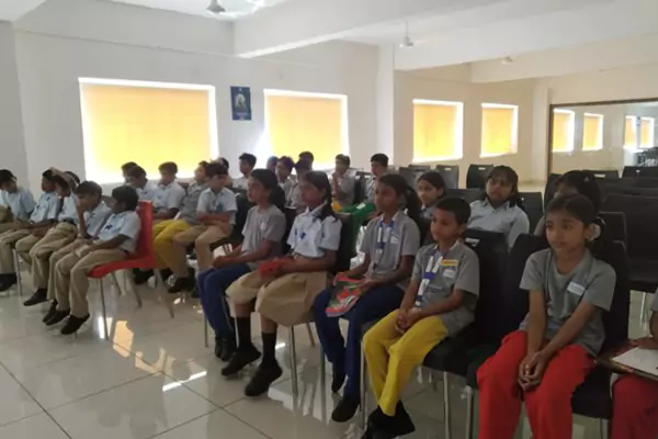 Manikonda schools with extracurricular activities